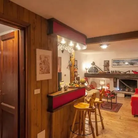 Modest & Cheap Tavern For A Spartan Retreat 아파트