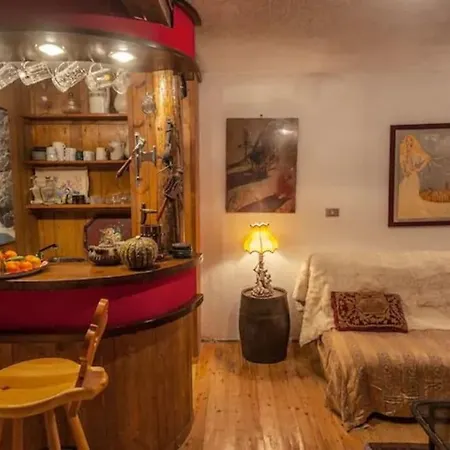 Apartamento Modest & Cheap Tavern For A Spartan Retreat Courmayeur
