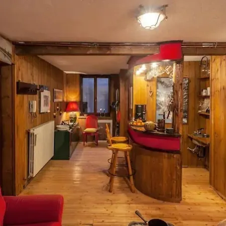 Modest & Cheap Tavern For A Spartan Retreat Apartmán Courmayeur
